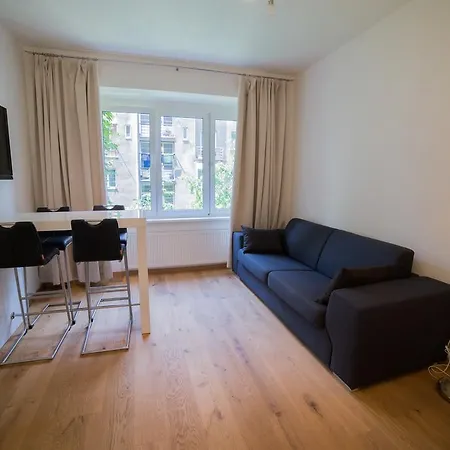 Apartment Malovanka *